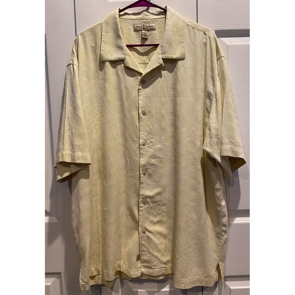 Tommy Bahama Hawaiian Shirt XL, 100% Silk, Yellow with Pineapple Pattern over Ye - Picture 1 of 5